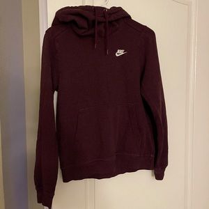 Maroon Nike Sportswear Essential